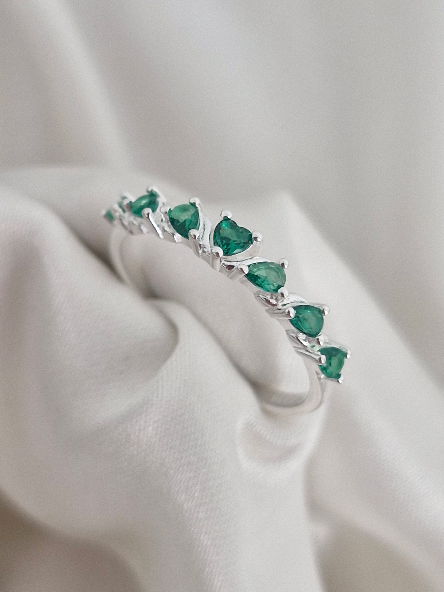 Anillo Corona con Circones Color Esmeralda