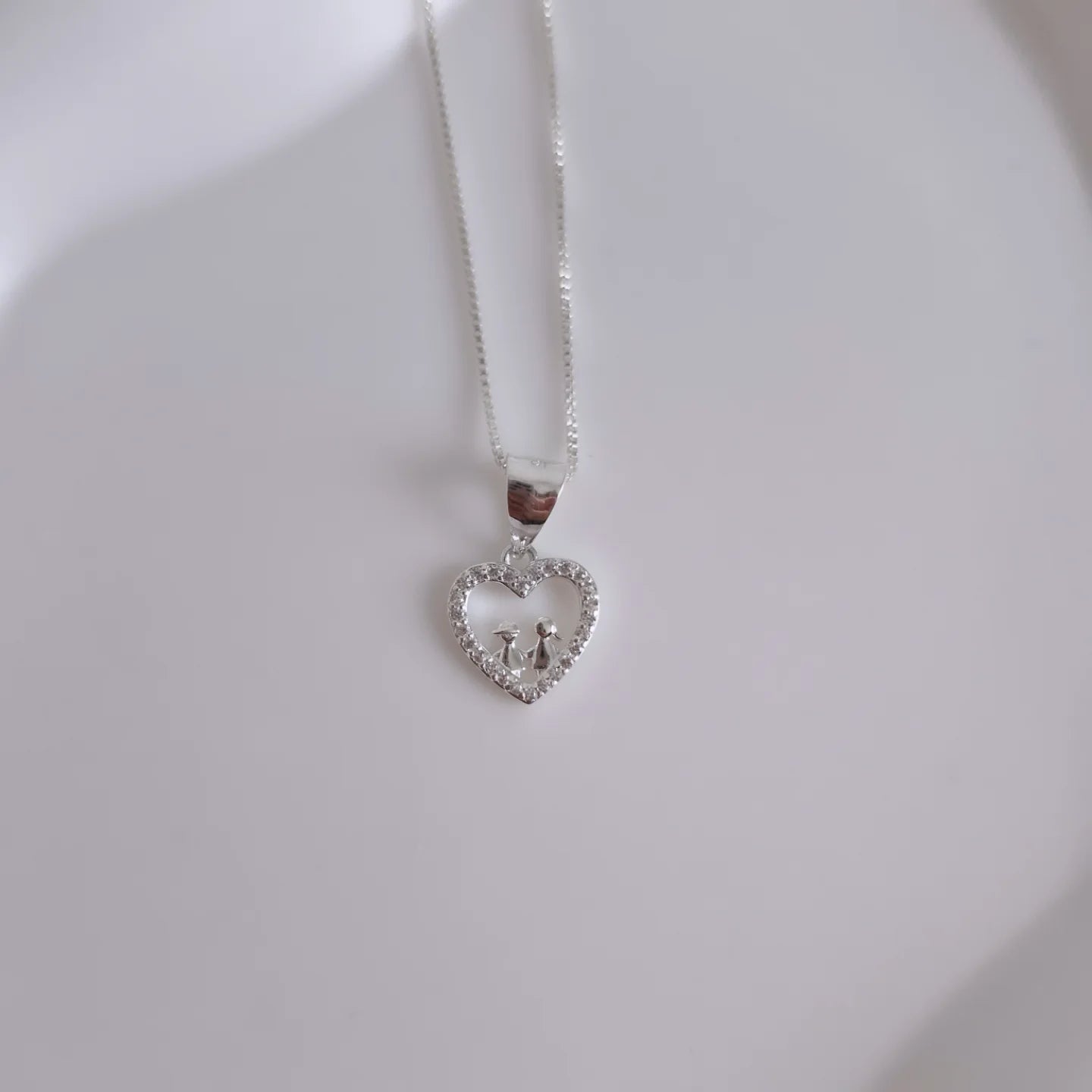 Collar Corazón con niño-niña