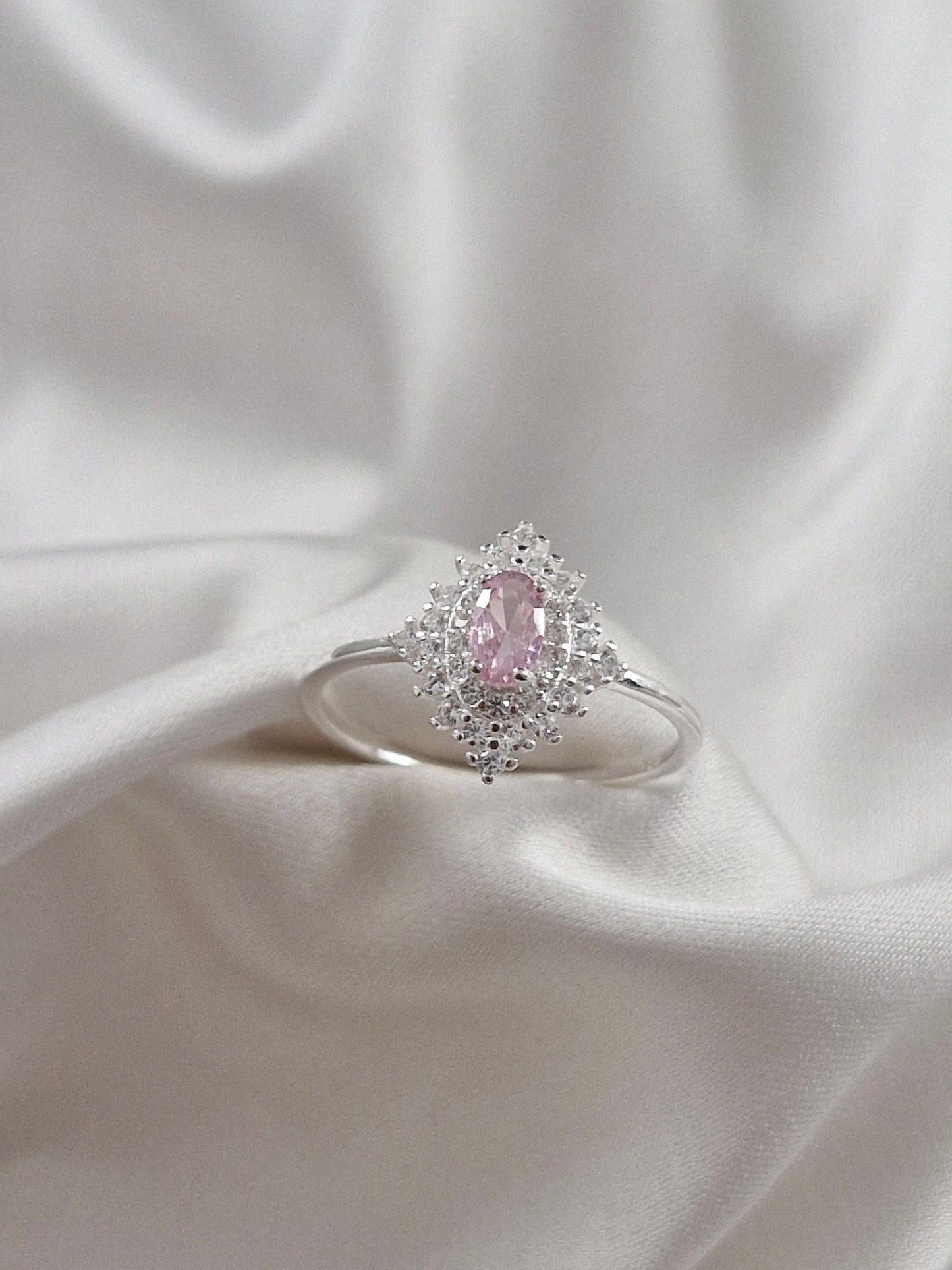 Anillo rombo con circón rosa
