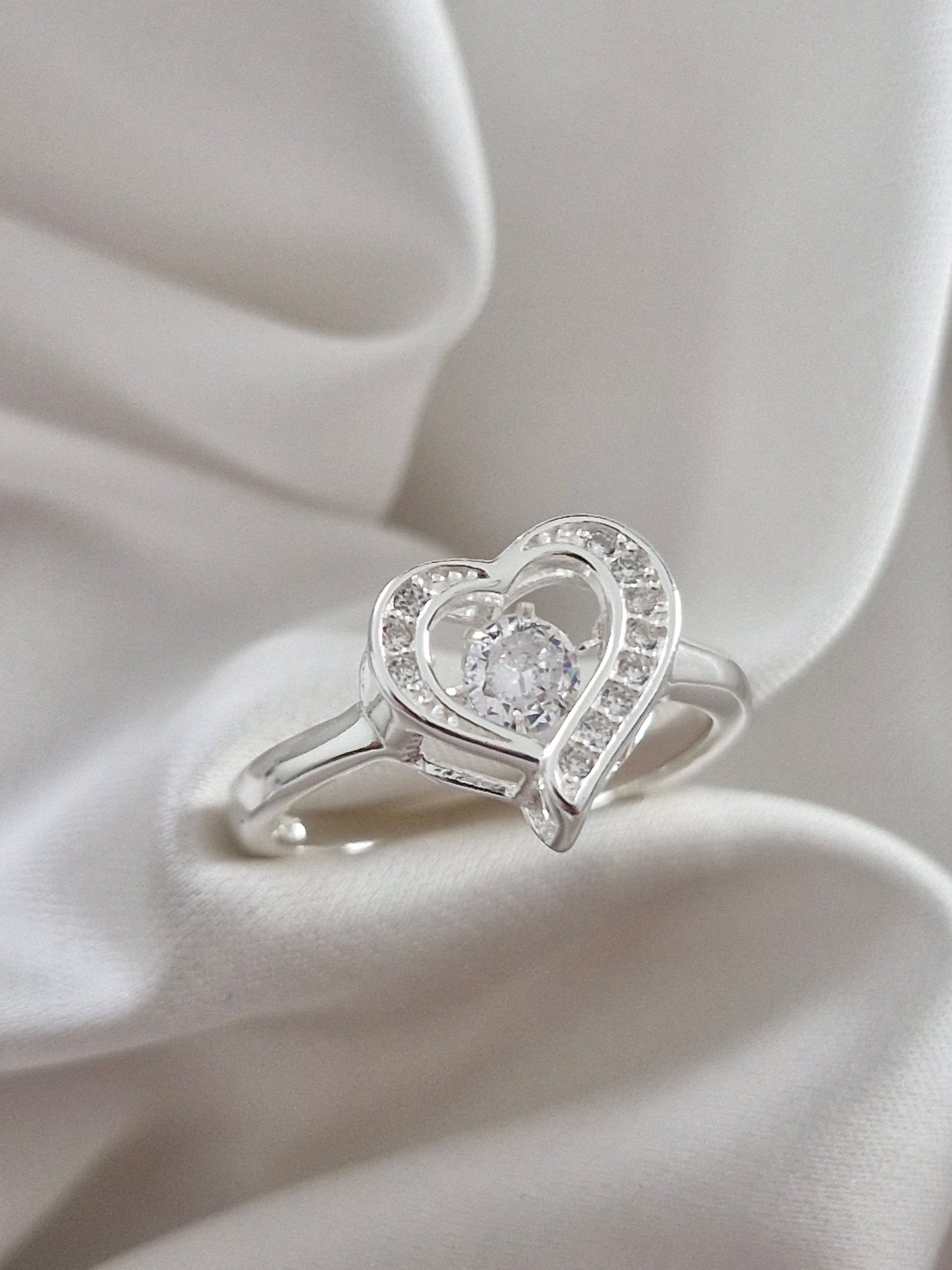 Anillo corazón con circón movil