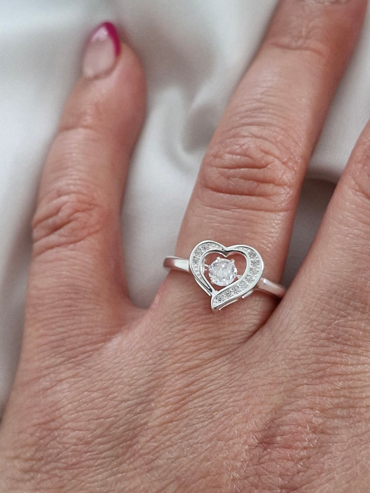 Anillo corazón con circón movil
