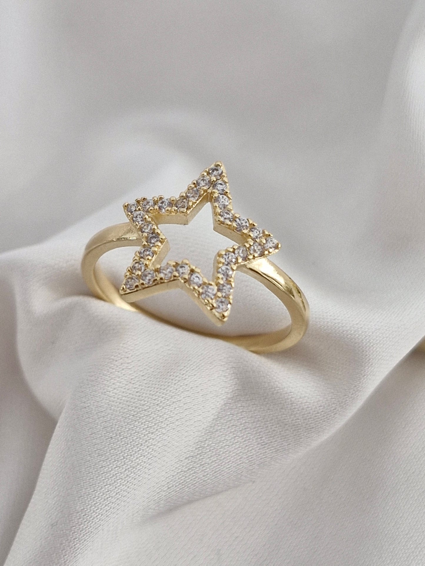 Anillo estrella con circones