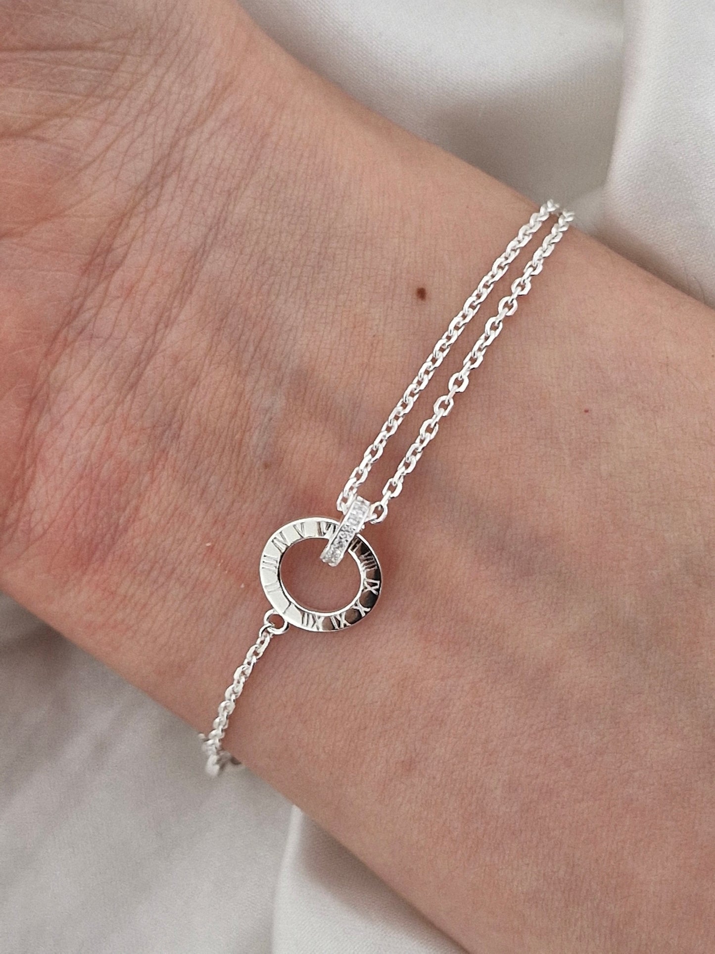 Pulsera Doble Cadena con Argolla y Circones