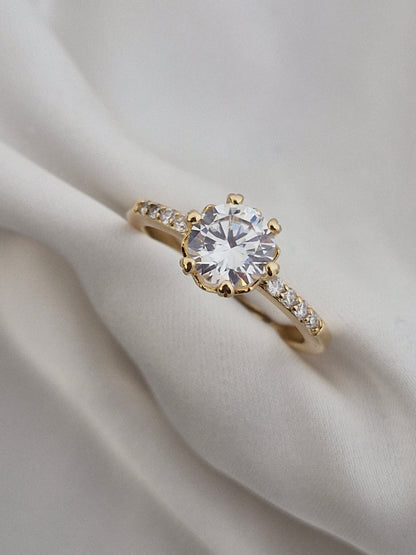 Anillo gran circón