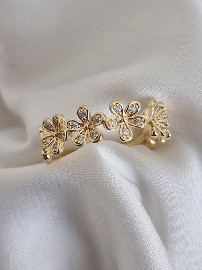 Anillo flores circones