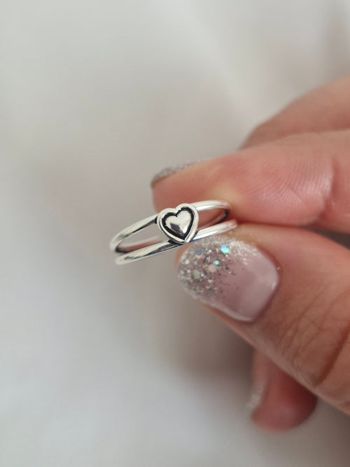 Anillo midi doble con corazón