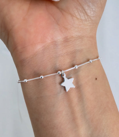 Pulsera bolitas y estrella colgante| Enchape en Plata 925