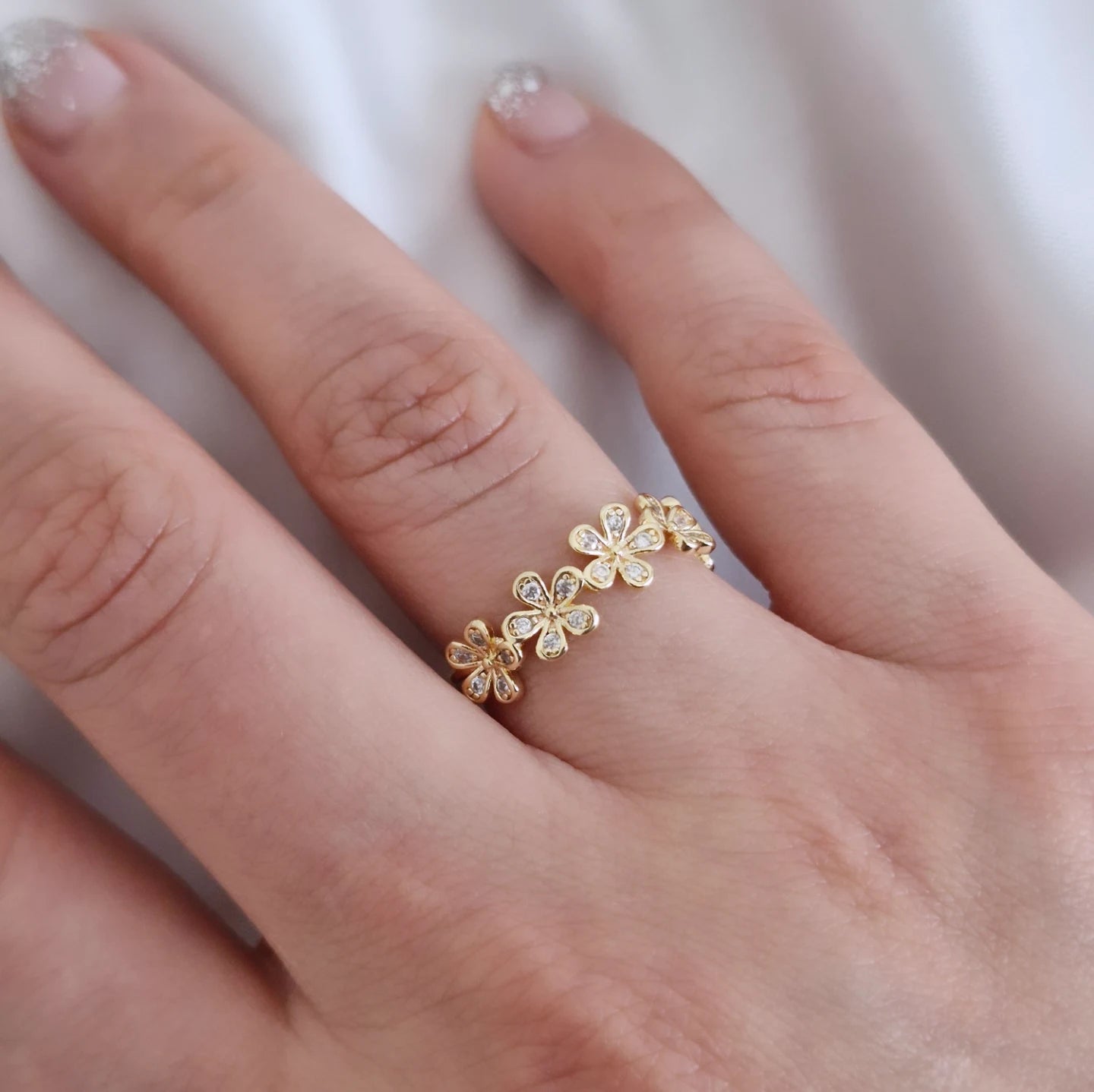 Anillo flores circones