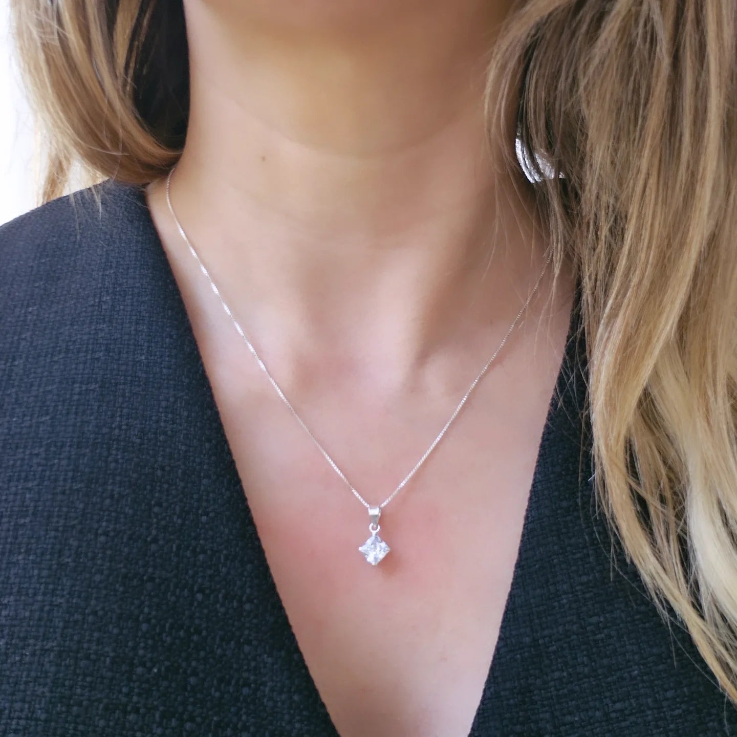 Collar punto de luz rombo