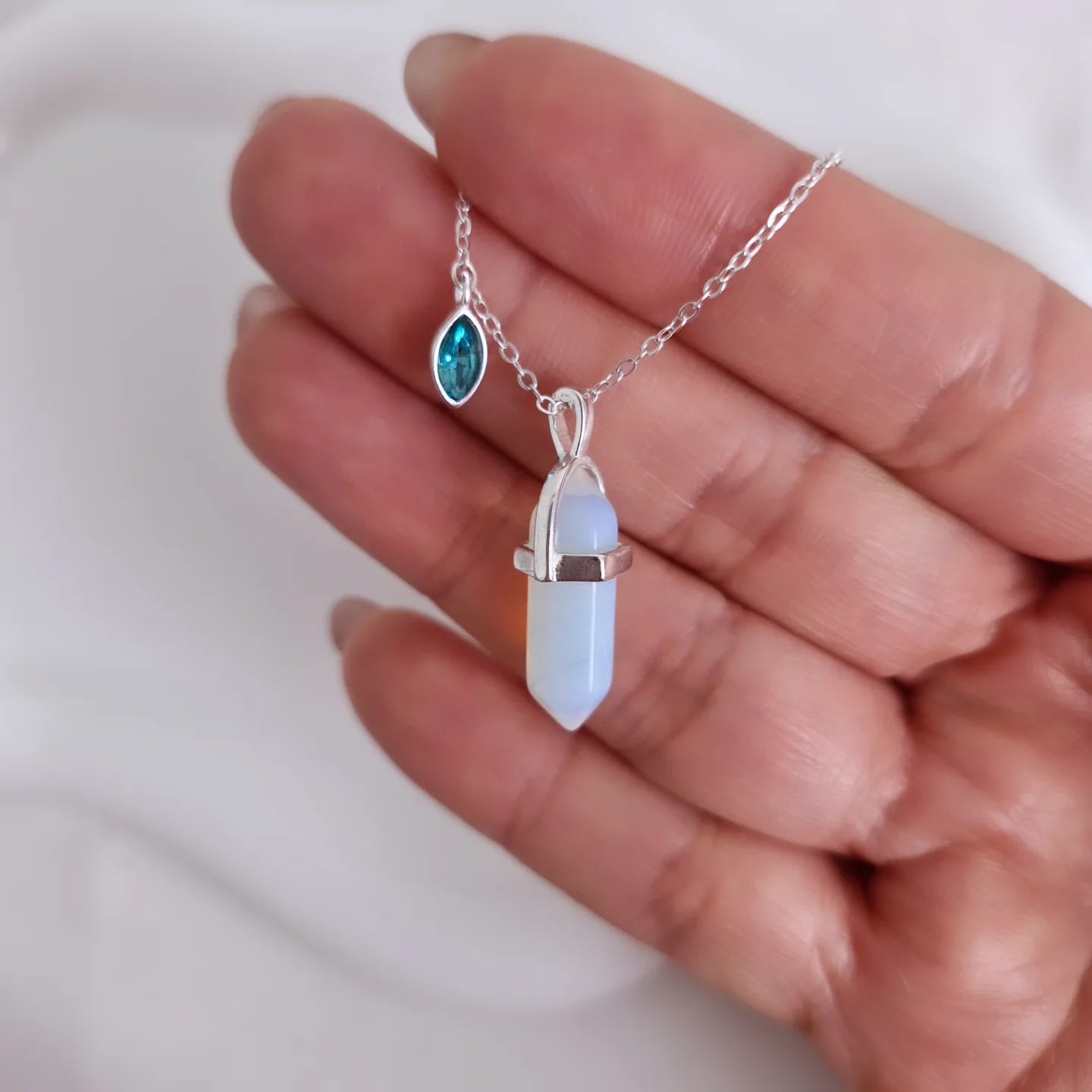 Collar Péndulo Piedra Luna con Hoja Turquesa